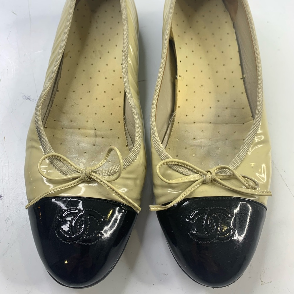 Chanel ballerina flats shoe bow tie patent leather